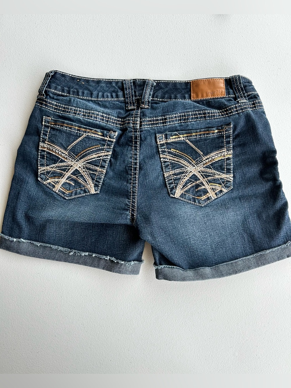 Vintage Rue21 Orchard Curvy Embroidered Sequin Denim Shorts Size 11/12